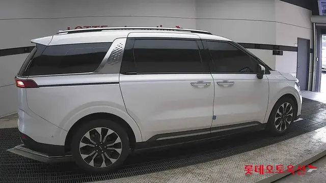 KIA CARNIVAL NOBLESSE 2022