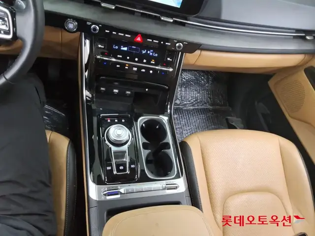 KIA CARNIVAL NOBLESSE 2022