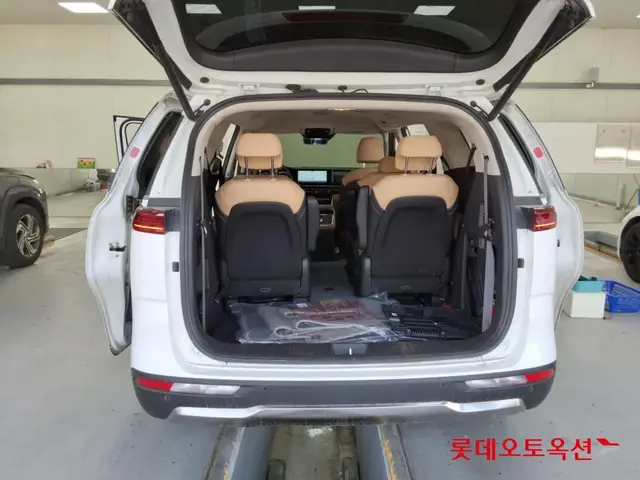KIA CARNIVAL NOBLESSE 2022