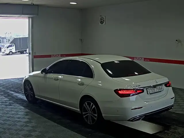 MERCEDES-BENZ E-CLASS ПОДОГРЕВ ВЕНТИЛЯЦИЯ И ПАМЯТЬ ПЕРЕДНИХ СИДЕНИЙ 2023