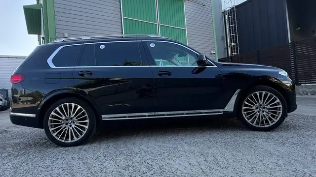 BMW X7 2022