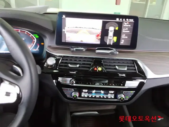 BMW 530I LUXURY 2021