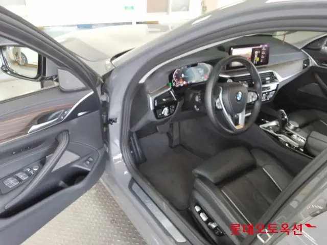 BMW 530I LUXURY 2021