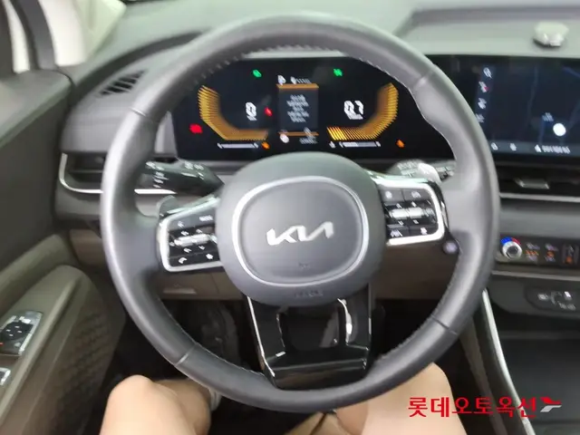 KIA CARNIVAL 9 2024