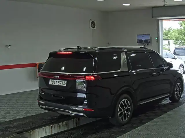 KIA CARNIVAL NOBLESSE 2023