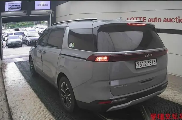 KIA CARNIVAL 2023