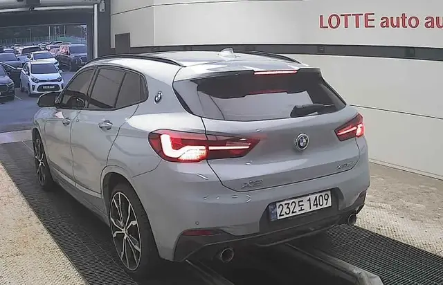 BMW X2 ПОДОГРЕВ ПЕРЕДНИХ СИДЕНИЙ И РУЛЯ 2023