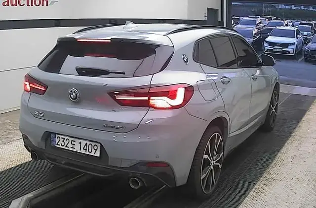 BMW X2 ПОДОГРЕВ ПЕРЕДНИХ СИДЕНИЙ И РУЛЯ 2023