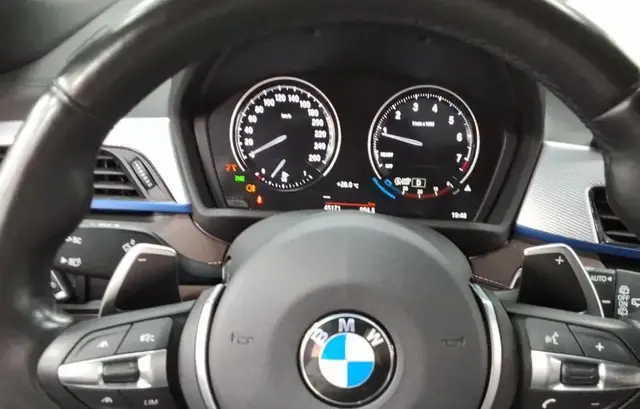 BMW X2 ПОДОГРЕВ ПЕРЕДНИХ СИДЕНИЙ И РУЛЯ 2023