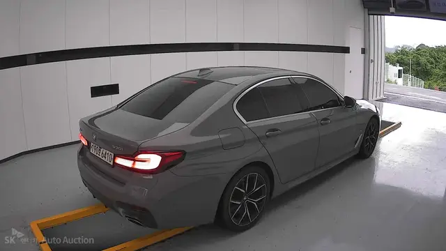 BMW 5 SERIES ПОДОГРЕВ И ВЕНТИЛЯЦИЯ И ПАМЯТЬ ПЕРЕДНИХ СИДЕНИЙ 2022
