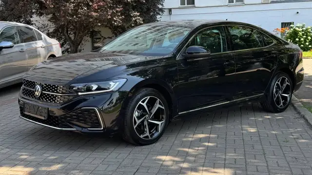 VOLKSWAGEN PASSAT OUTSTANDING 2024