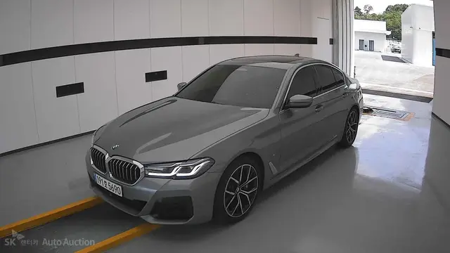 BMW 5 SERIES ПОДОГРЕВ ВЕНТИЛЯЦИЯ И ПАМЯТЬ ПЕРЕДНИХ СИДЕНИЙ 2022