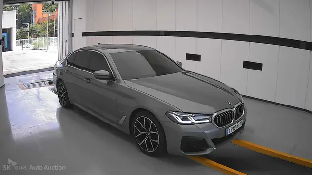 BMW 5 SERIES ПОДОГРЕВ ВЕНТИЛЯЦИЯ И ПАМЯТЬ ПЕРЕДНИХ СИДЕНИЙ 2022