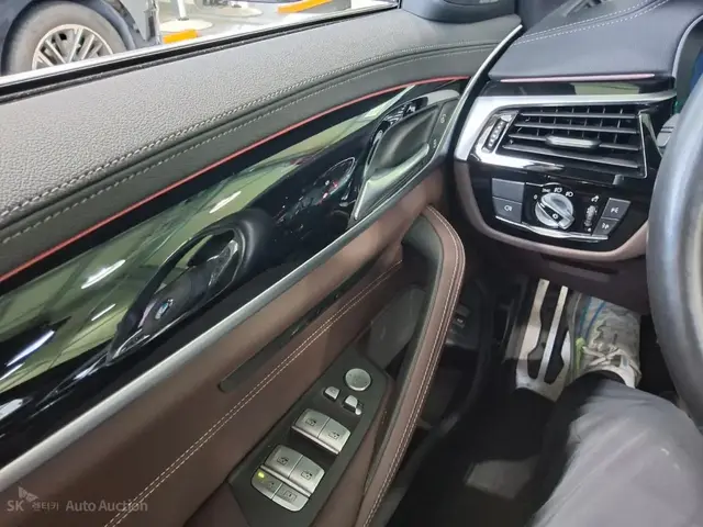 BMW 5 SERIES ПОДОГРЕВ ВЕНТИЛЯЦИЯ И ПАМЯТЬ ПЕРЕДНИХ СИДЕНИЙ 2022