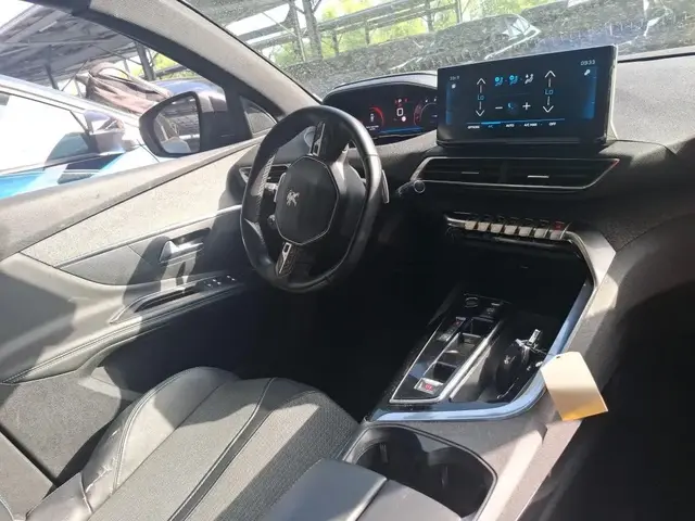 PEUGEOT 3008 2023