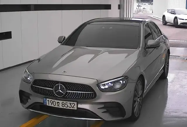 MERCEDES-BENZ E350 4MATIC AMG LINE 2022