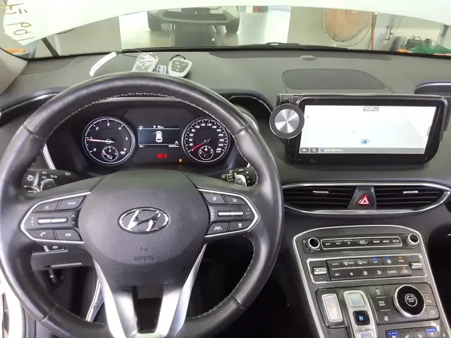 HYUNDAI SANTA FE 2WD 2023