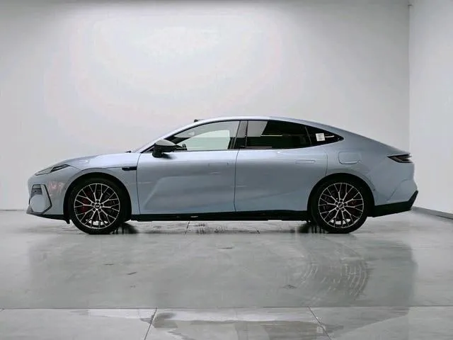 GEELY GALAXY E8 2025