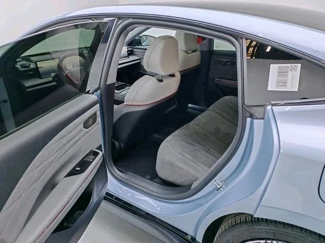 GEELY GALAXY E8 2025