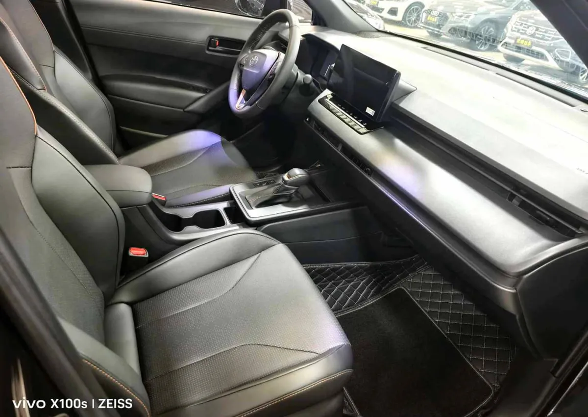 TOYOTA COROLLA CROSS 2025