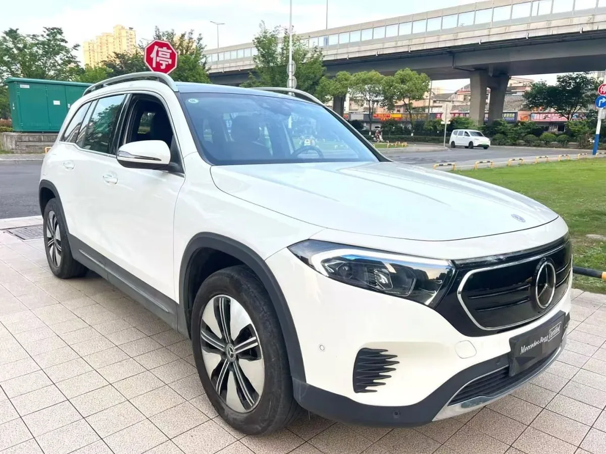 MERCEDES-BENZ EQB 260 2023