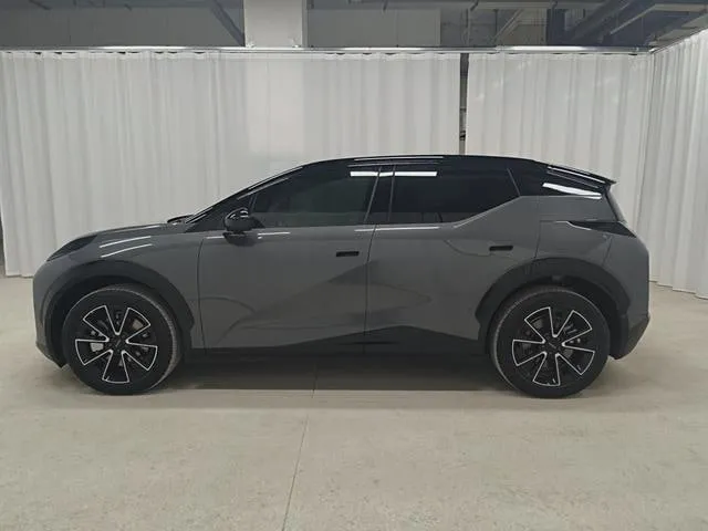 ZEEKR X 2024