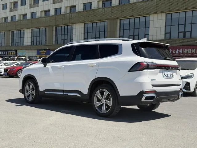 GEELY OKAVANGO 2023