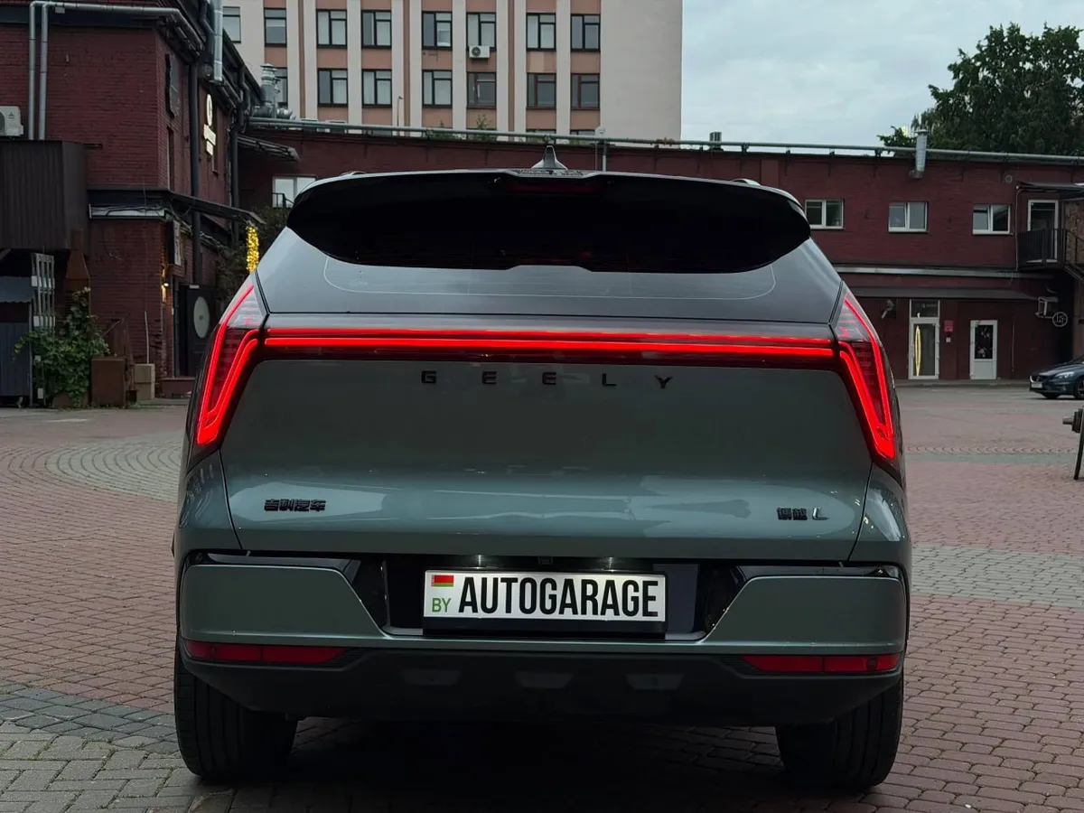 GEELY BOYUE L 20-ДЮЙМОВЫЕ ДИСКИ ПРОЕКЦИОННЫЙ ЭКРАН НА ВЕТРОВОЕ СТЕКЛО ПРЕМИАЛЬНАЯ АКУСТИКА INFINITY А ТАКЖЕ КРЕСЛА 2025