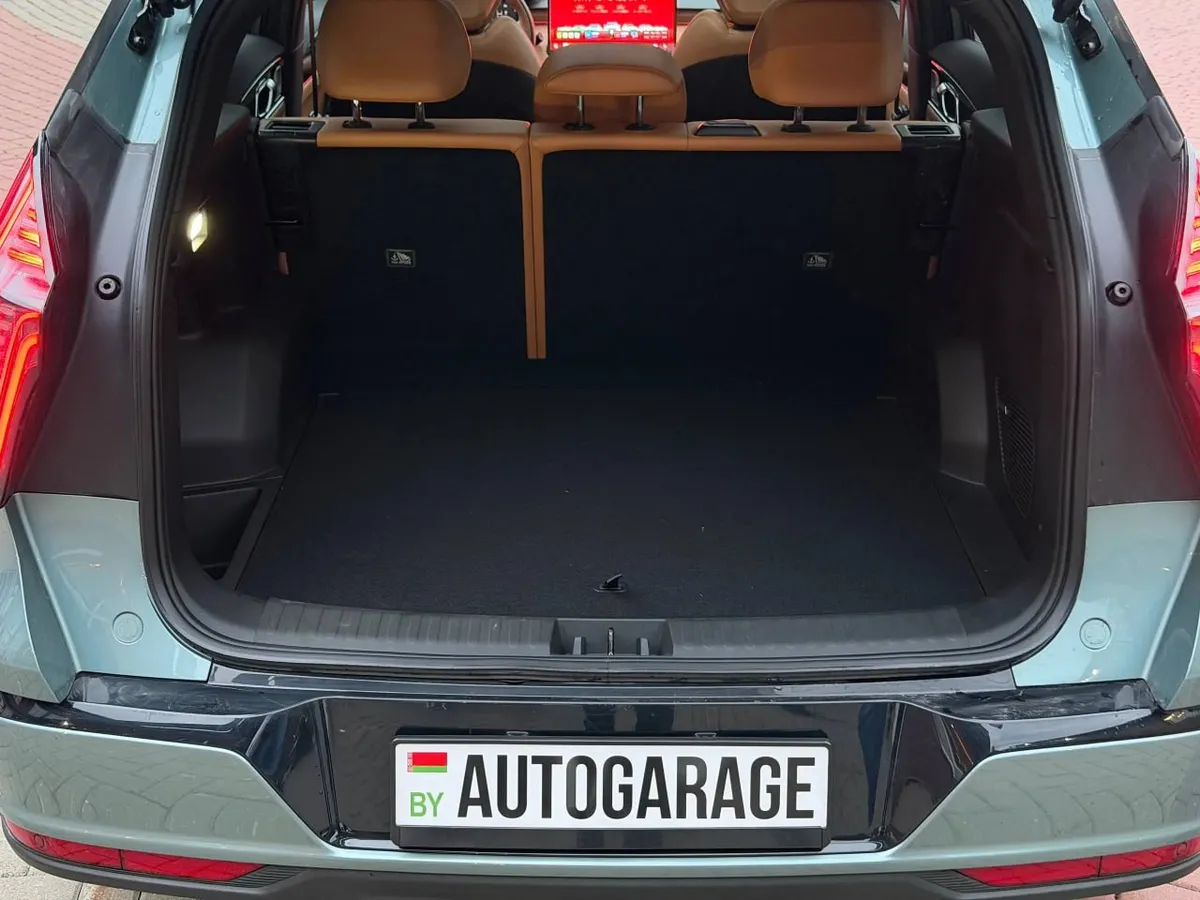 GEELY BOYUE L 20-ДЮЙМОВЫЕ ДИСКИ ПРОЕКЦИОННЫЙ ЭКРАН НА ВЕТРОВОЕ СТЕКЛО ПРЕМИАЛЬНАЯ АКУСТИКА INFINITY А ТАКЖЕ КРЕСЛА 2025