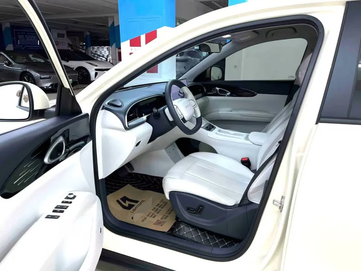 GEELY STARWISH 2025