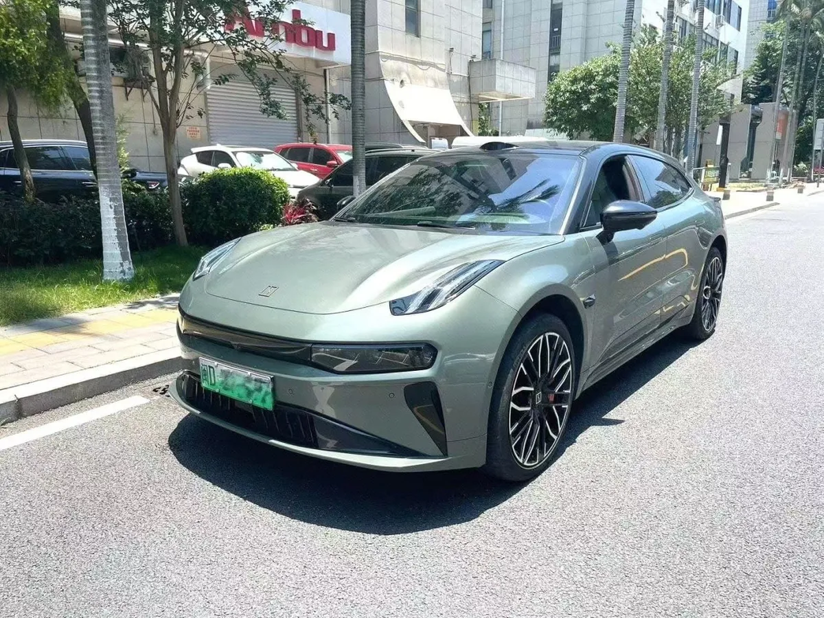 ZEEKR 001 2024