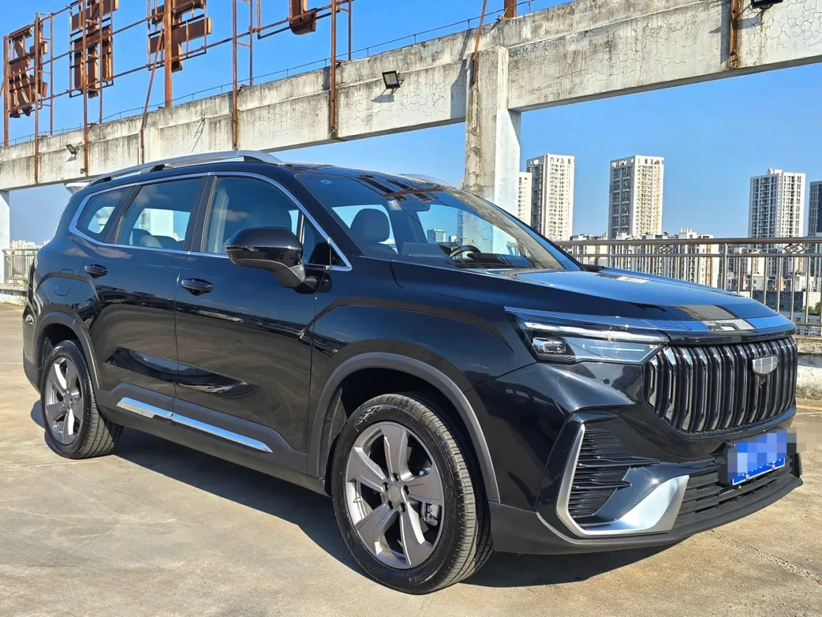 GEELY OKAVANGO 2025