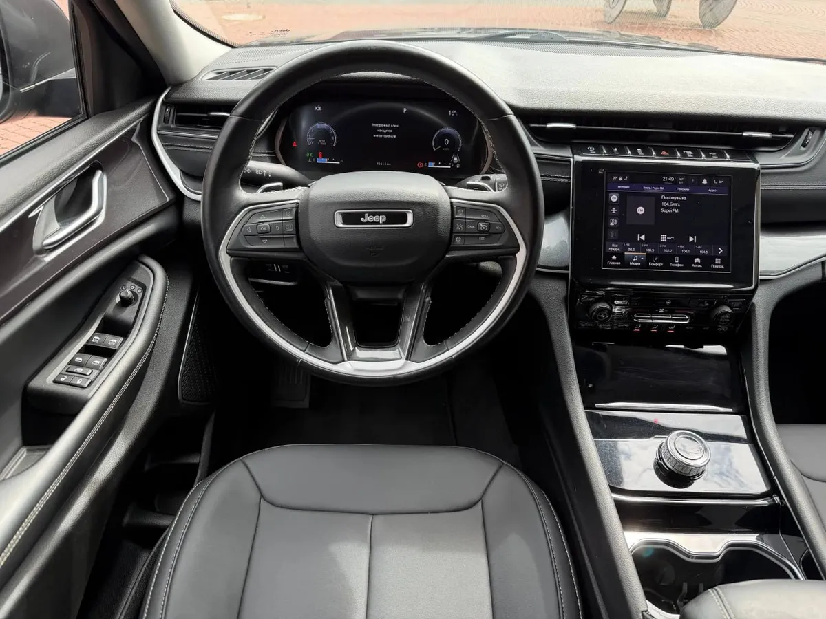 JEEP GRAND CHEROKEE L LAREDO 2022