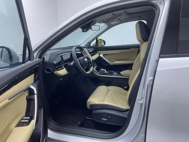 GEELY BOYUE L PREMIUM 2023