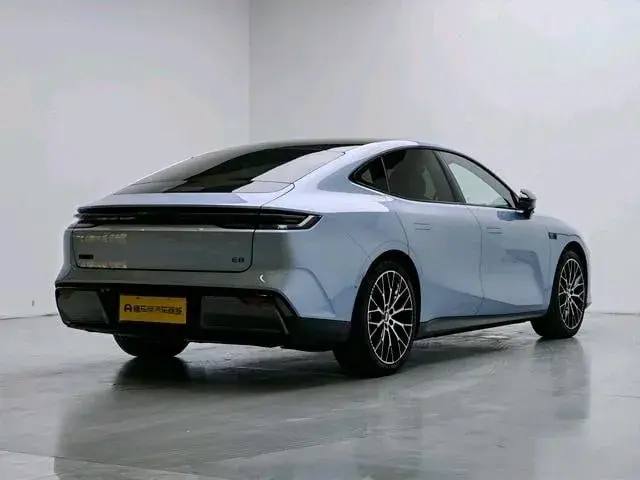 GEELY GALAXY E8 2025