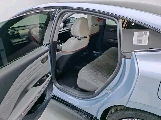 GEELY GALAXY E8 2025