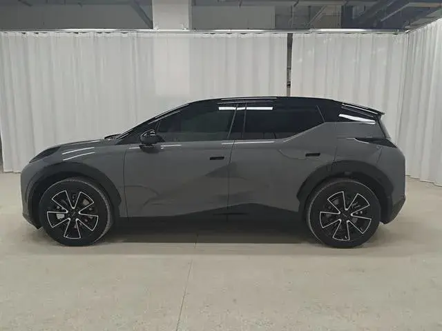 ZEEKR X 2024