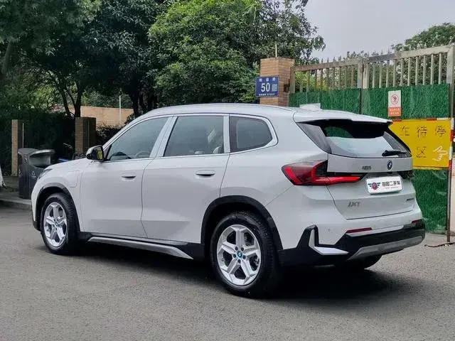 BMW IX1 2025