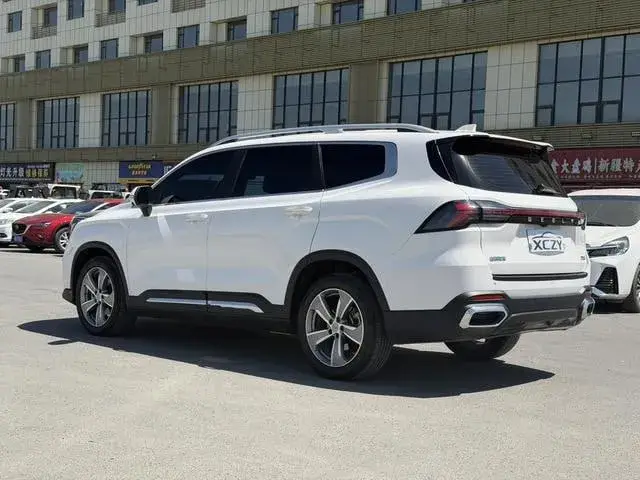 GEELY OKAVANGO 2023