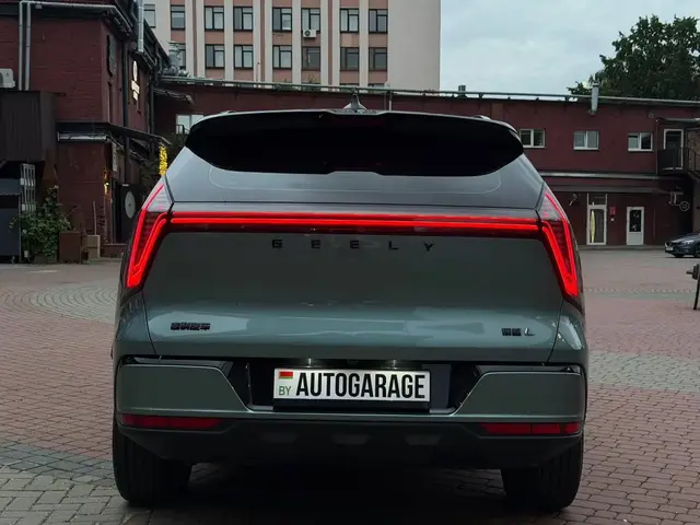 GEELY BOYUE L 20-ДЮЙМОВЫЕ ДИСКИ ПРОЕКЦИОННЫЙ ЭКРАН НА ВЕТРОВОЕ СТЕКЛО ПРЕМИАЛЬНАЯ АКУСТИКА INFINITY А ТАКЖЕ КРЕСЛА 2025