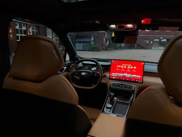 GEELY BOYUE L 20-ДЮЙМОВЫЕ ДИСКИ ПРОЕКЦИОННЫЙ ЭКРАН НА ВЕТРОВОЕ СТЕКЛО ПРЕМИАЛЬНАЯ АКУСТИКА INFINITY А ТАКЖЕ КРЕСЛА 2025