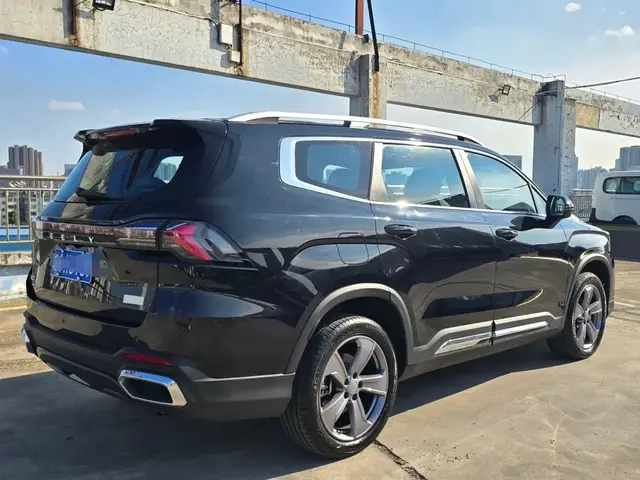 GEELY OKAVANGO 2025