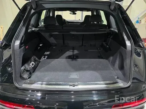 AUDI Q7 55 TFSI QUATTRO 2024