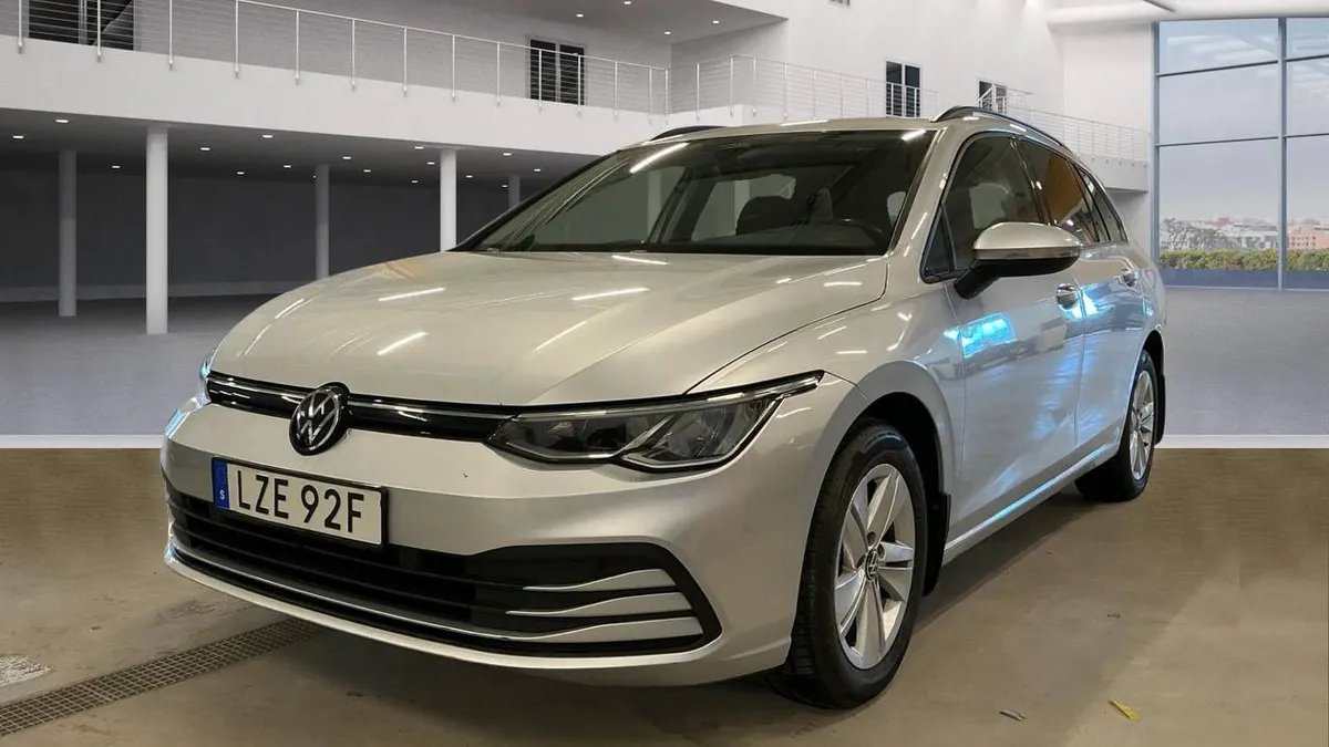 VOLKSWAGEN GOLF 2023