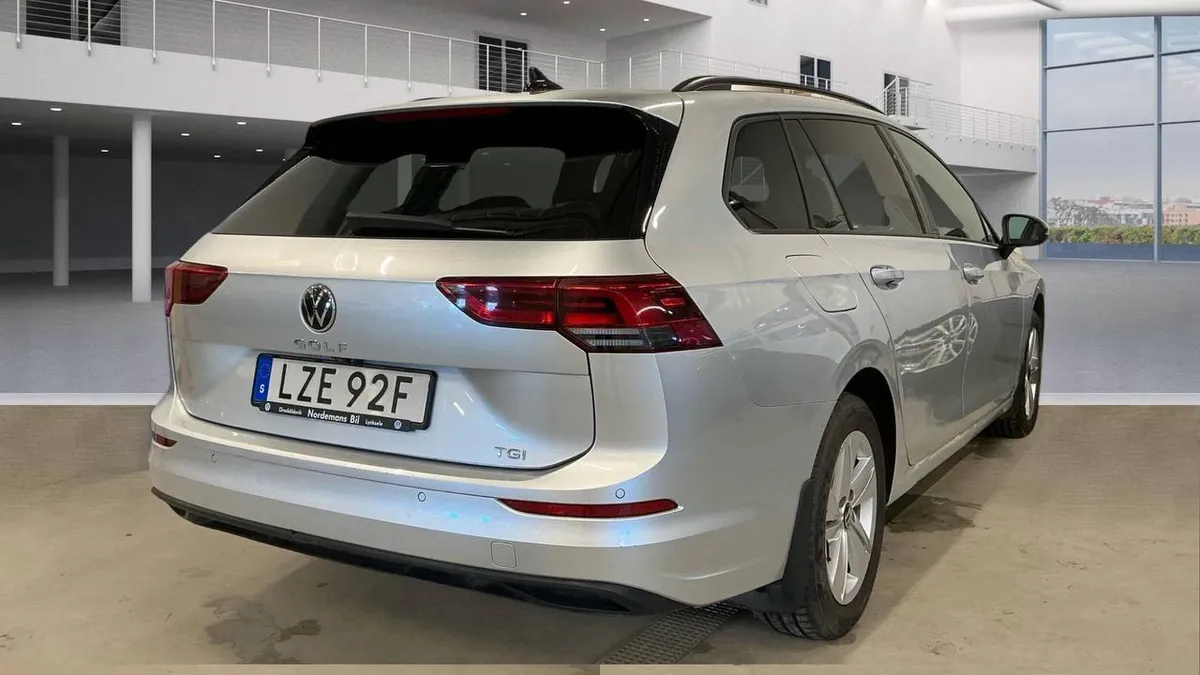 VOLKSWAGEN GOLF 2023