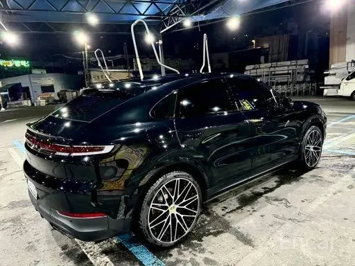 PORSCHE CAYENNE COUPE 2023