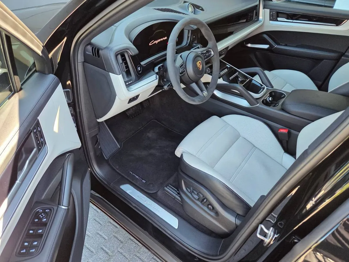 PORSCHE CAYENNE COUPE 260KW BLACK 2023