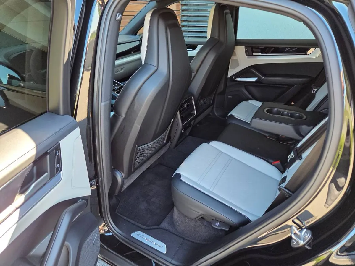 PORSCHE CAYENNE COUPE 260KW BLACK 2023