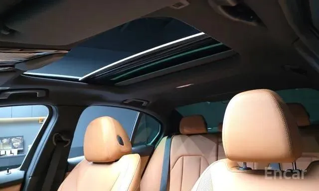 BMW 320I M SPORT 2023