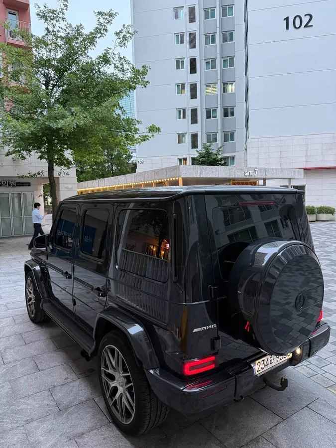 MERCEDES-BENZ G63 2023